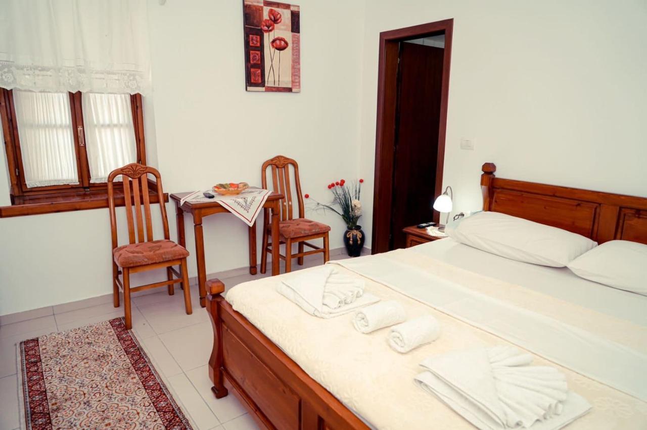 Cico Hostel &Private Room Gjirokaster Luaran gambar