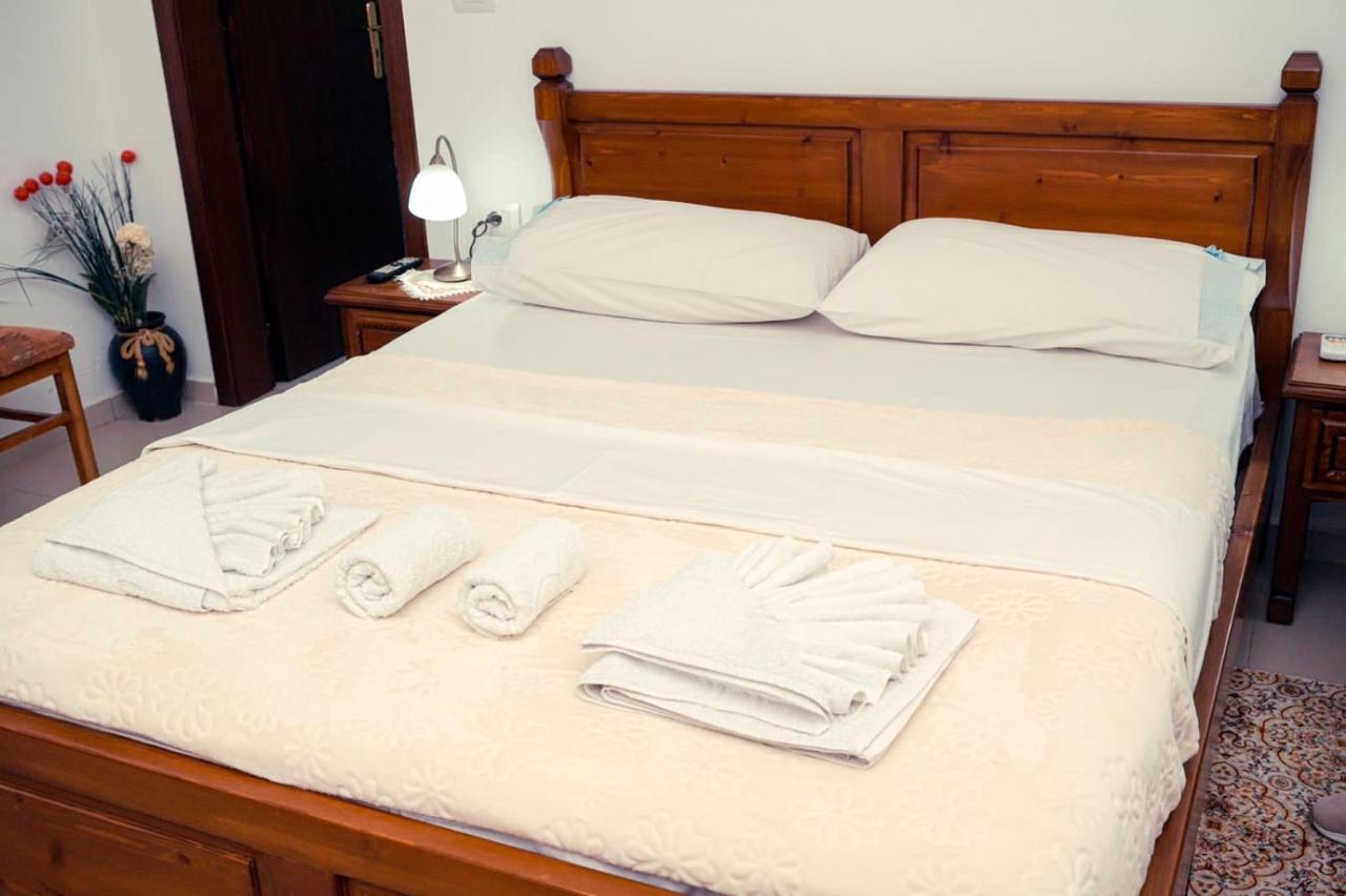 Cico Hostel &Private Room Gjirokaster Luaran gambar