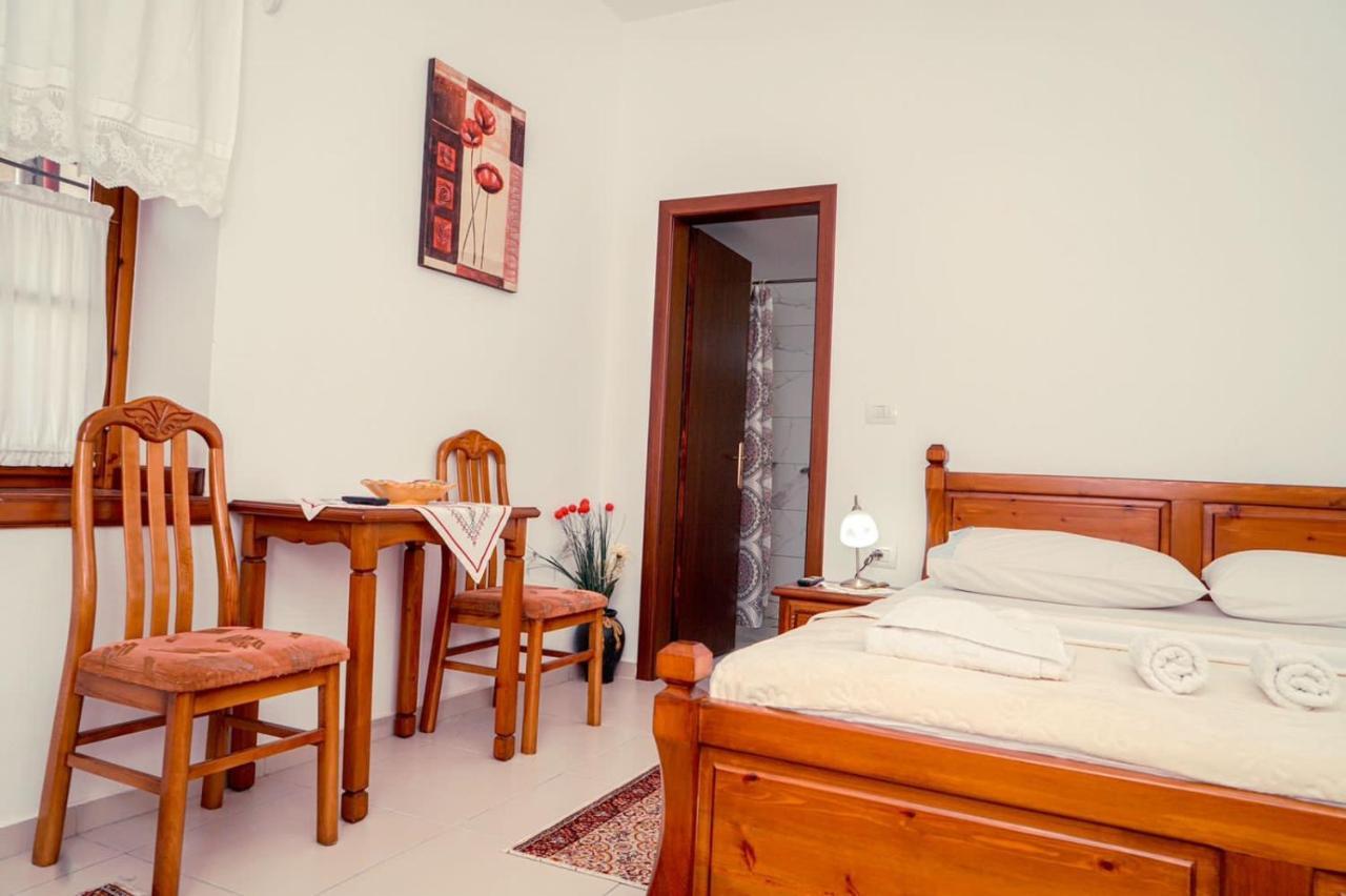 Cico Hostel &Private Room Gjirokaster Luaran gambar