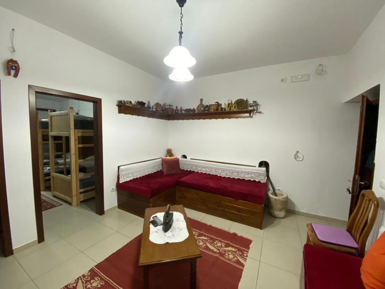 Cico Hostel &Private Room Gjirokaster Luaran gambar